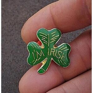 Cool Vintage Gold Tone "I'm Irish" Shamrock/Clover Enamel Pin